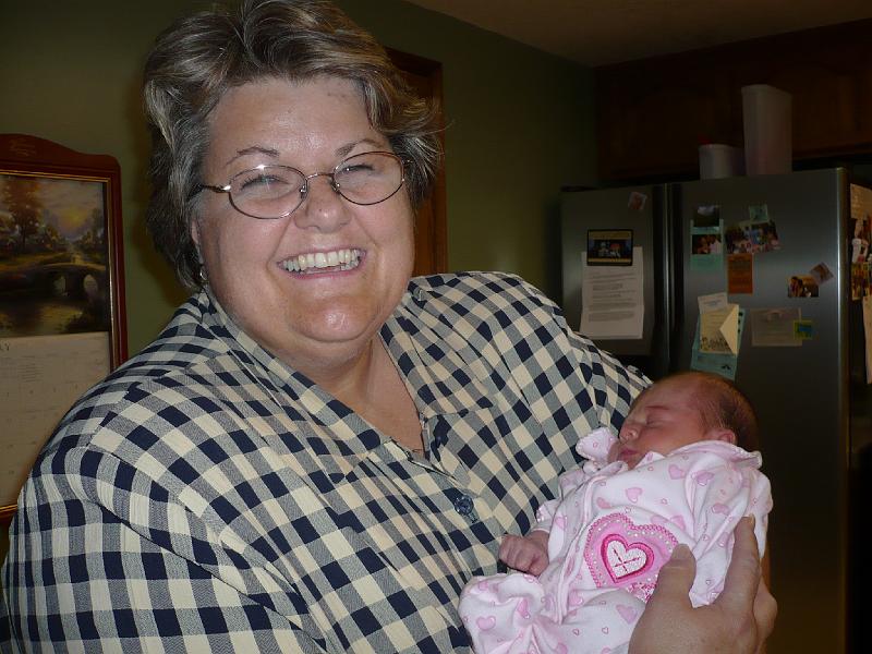 Hailee6th24 020.jpg - Greta comes to my house to meet me.